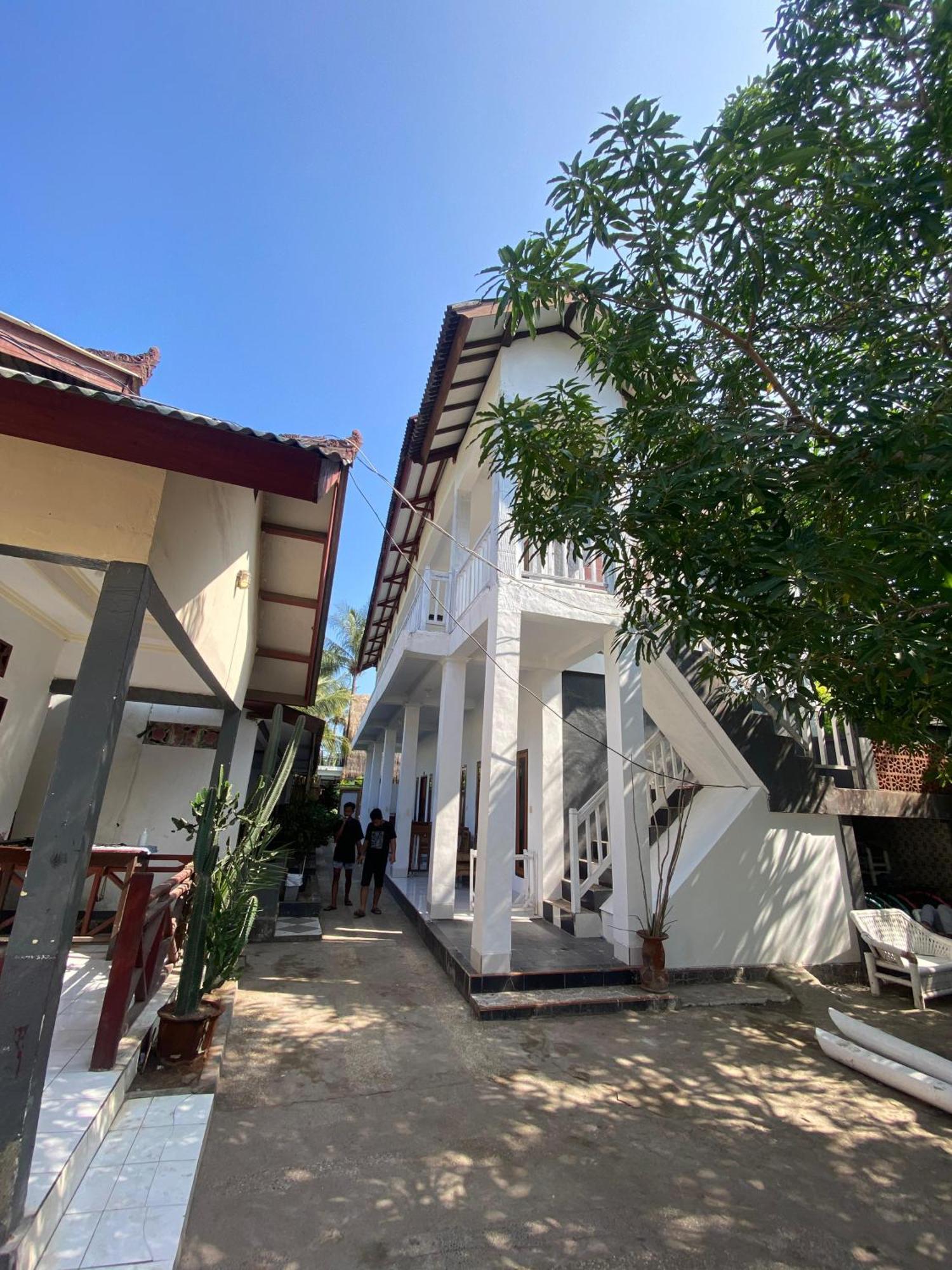 Bale Sunrise Hotel Джили Трауанган Екстериор снимка