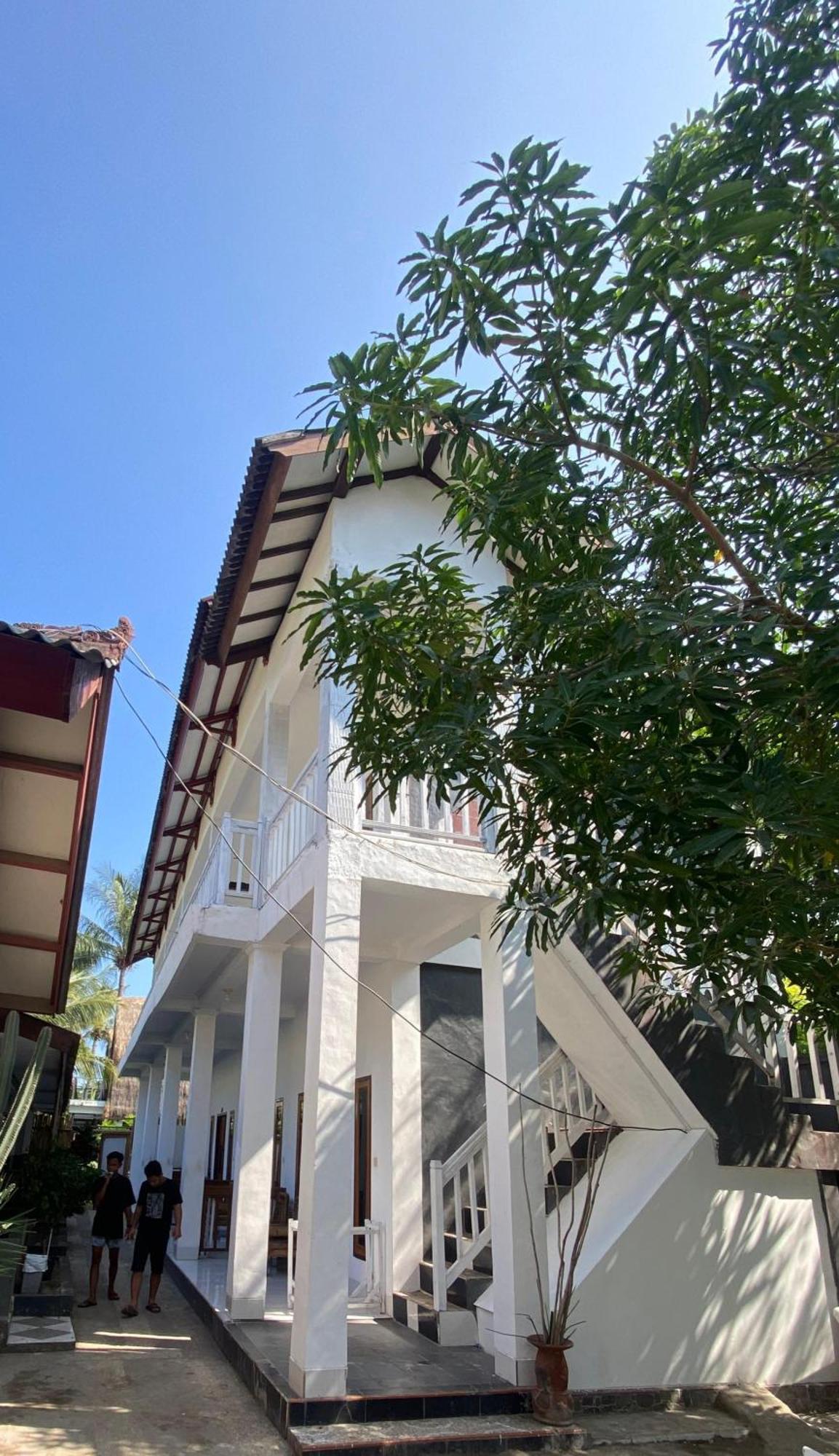 Bale Sunrise Hotel Джили Трауанган Екстериор снимка